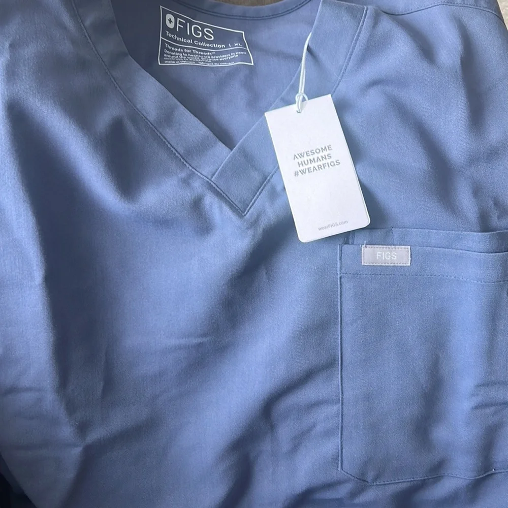 Technical Collection Mens scrub top double chest pocket and slim jogger pant. - Picture 2 of 5